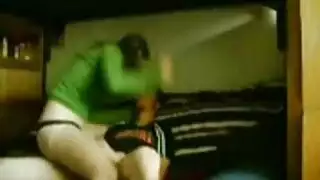 أخ يهيمن على أخته في فيلم إباحي روسي مكثف