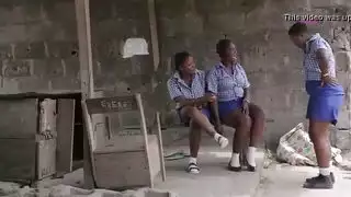 اختيار الثنائي المراهق: جنس عارض بدلاً من المراسم