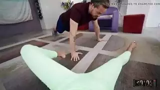 سكس عربي: ممارسة جنسية ساخنة في الحمام مع مغربية جميلة