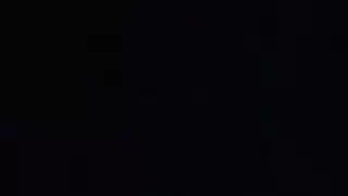 النص الأصلي: جميلة فيفيان تغيير الثدي على الكرسي