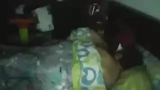 فيلم إباحي للزوجين: اختراق عميق مع سمراء مثيرة