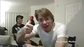 مراهقة لبنانية تأخذ شرج قاسي في حفلة الصديقة