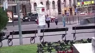 سكس صعب في العام مع إيلاج مزدوج وقذف على الوجه