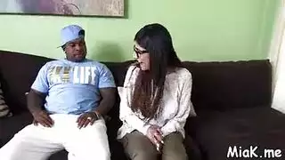 إدمان مايا خليفة على الزب الكبير في فيلم إباحي صريح