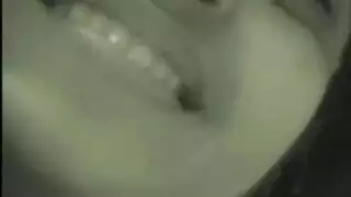 جلسة جماع حارّة في المنزل – يضرب فرجها الضيق