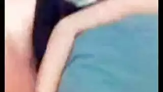 مشهد إباحي: كريشنا يضرب كارينا بقوة في فيلم إكس إكس إكس