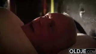 يهودي في سن المراهقة الهواة رجل مستقيم