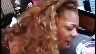 مطيع عاري تعرية
