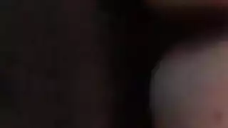 الرجل يخرج قضيبه فى مكان عام