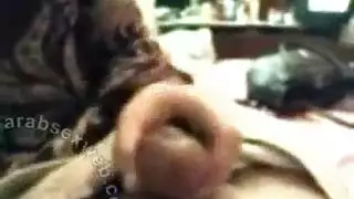 عربية ممتلئة محجبة تعطي مصة لا تنسى وجنس شرجي قاسٍ