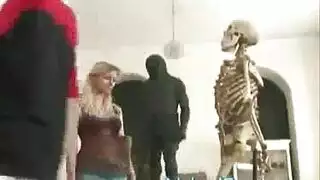 موكب المؤخرة التونسية تمدد وتلطيخ