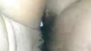 فتيات مصرية مكتنزة تأخذ قضبانًا كبيرة بعمق