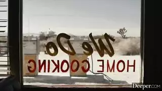 شقيقتان خليجيتان منقبات تمارسان الجنس مع سائقهما في لقاء ثنائي