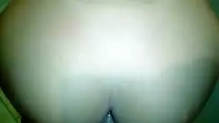 عار علني: مراهقة عمرها 19 عامًا تُنكح بقسوة في الطبيعة