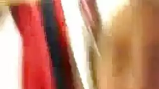 مرأة تسعد فوق وجه الرجل