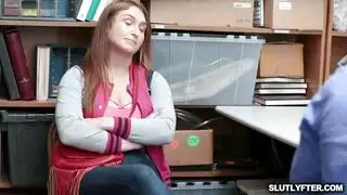 مدرس صارم يملأ فم هالي مانسون بالسائل المنوي في المدرسة