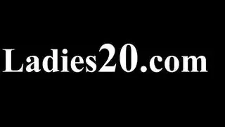 إباحية مثليّة راقية: هزة جماعية من لعب فرج مبلل