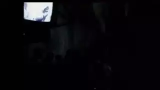 شريط عراة بأجواء الماضي: أوجي علنية مع عاهرات صاخبات