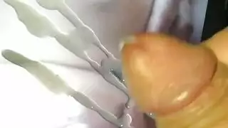 شرق فرج مبلول ثم دفع لعبة مؤخرة جلدية بعمق