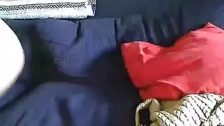 مراهقة سمراء تظهر جسدها الموشوم في أول ظهور إباحي